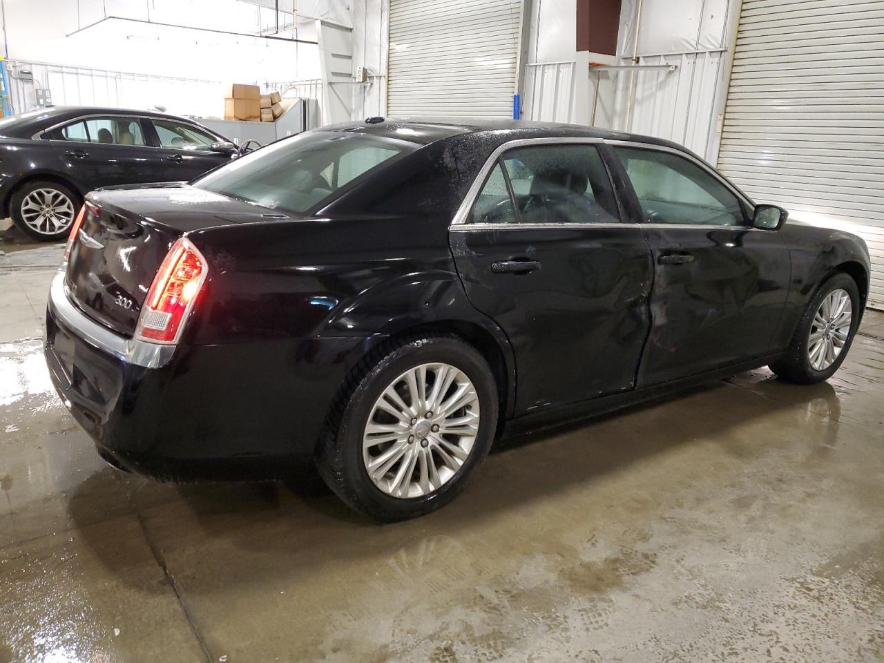 2014 CHRYSLER 300 — фото 3