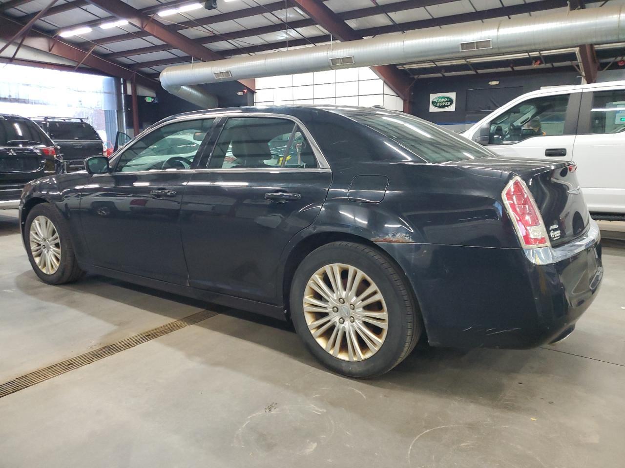 2013 CHRYSLER 300 — фото 2
