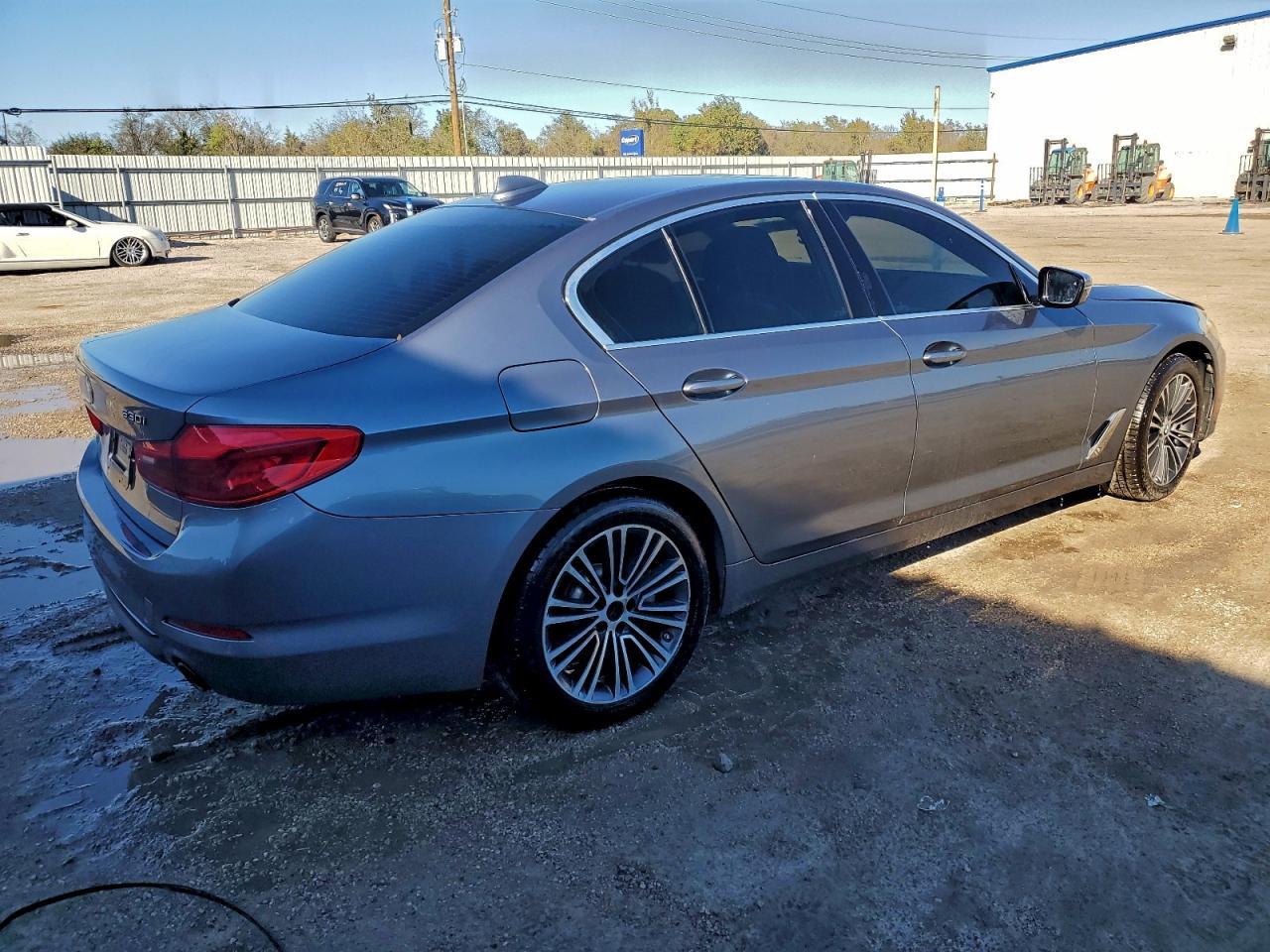 2019 BMW 5 SERIES — фото 3