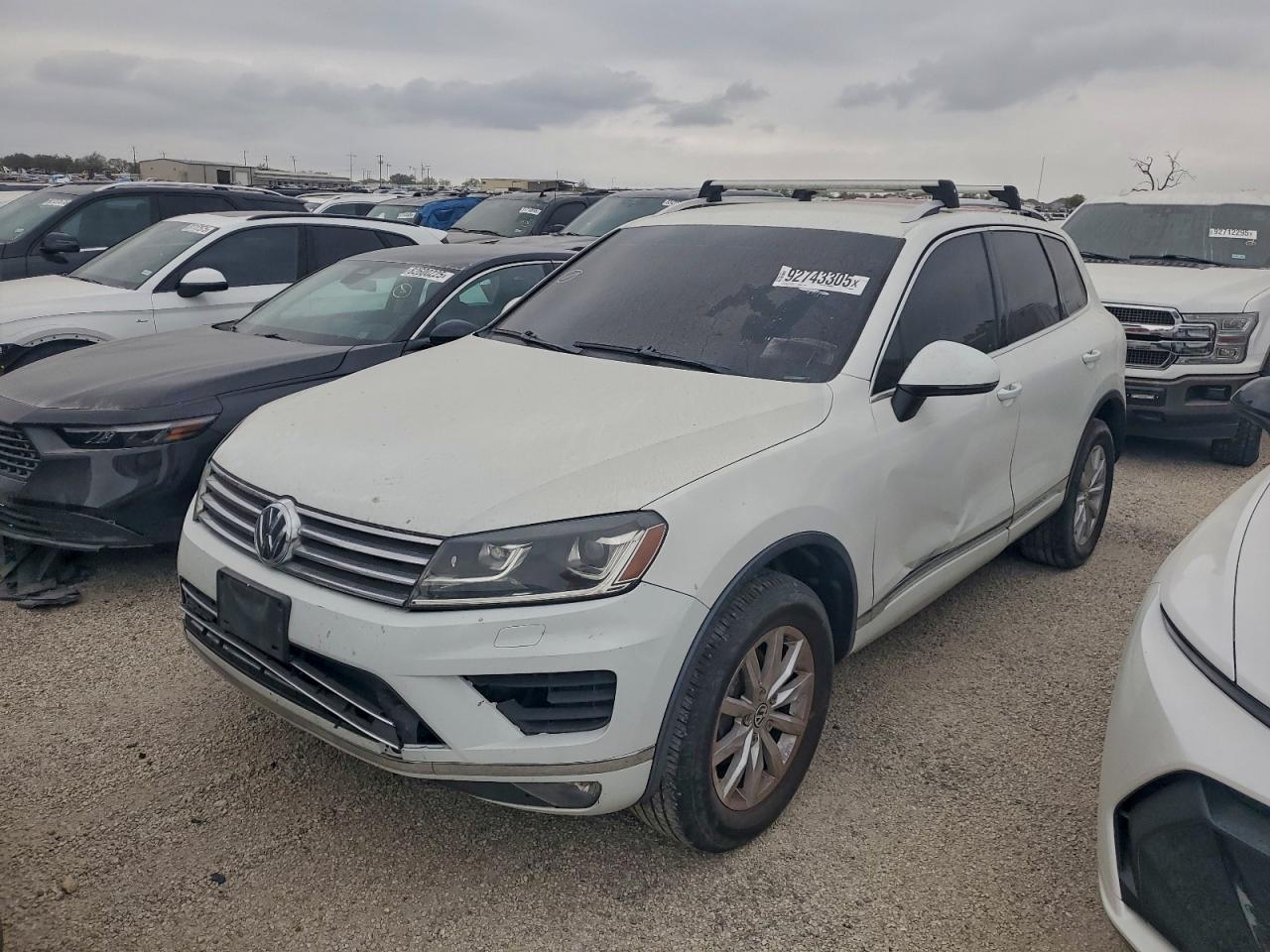 VOLKSWAGEN TOUAREG