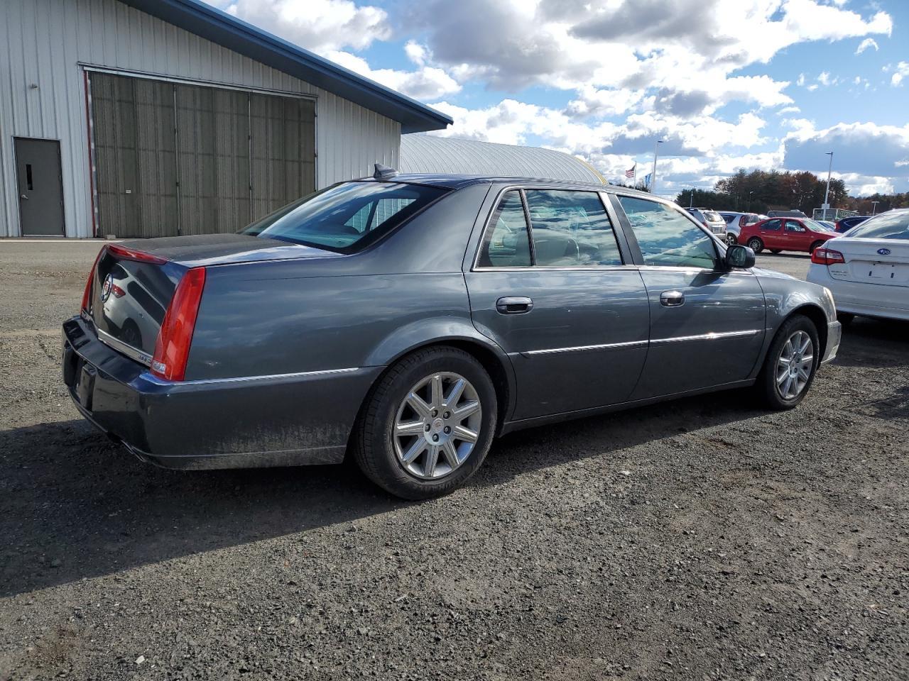 2011 CADILLAC DTS — фото 3