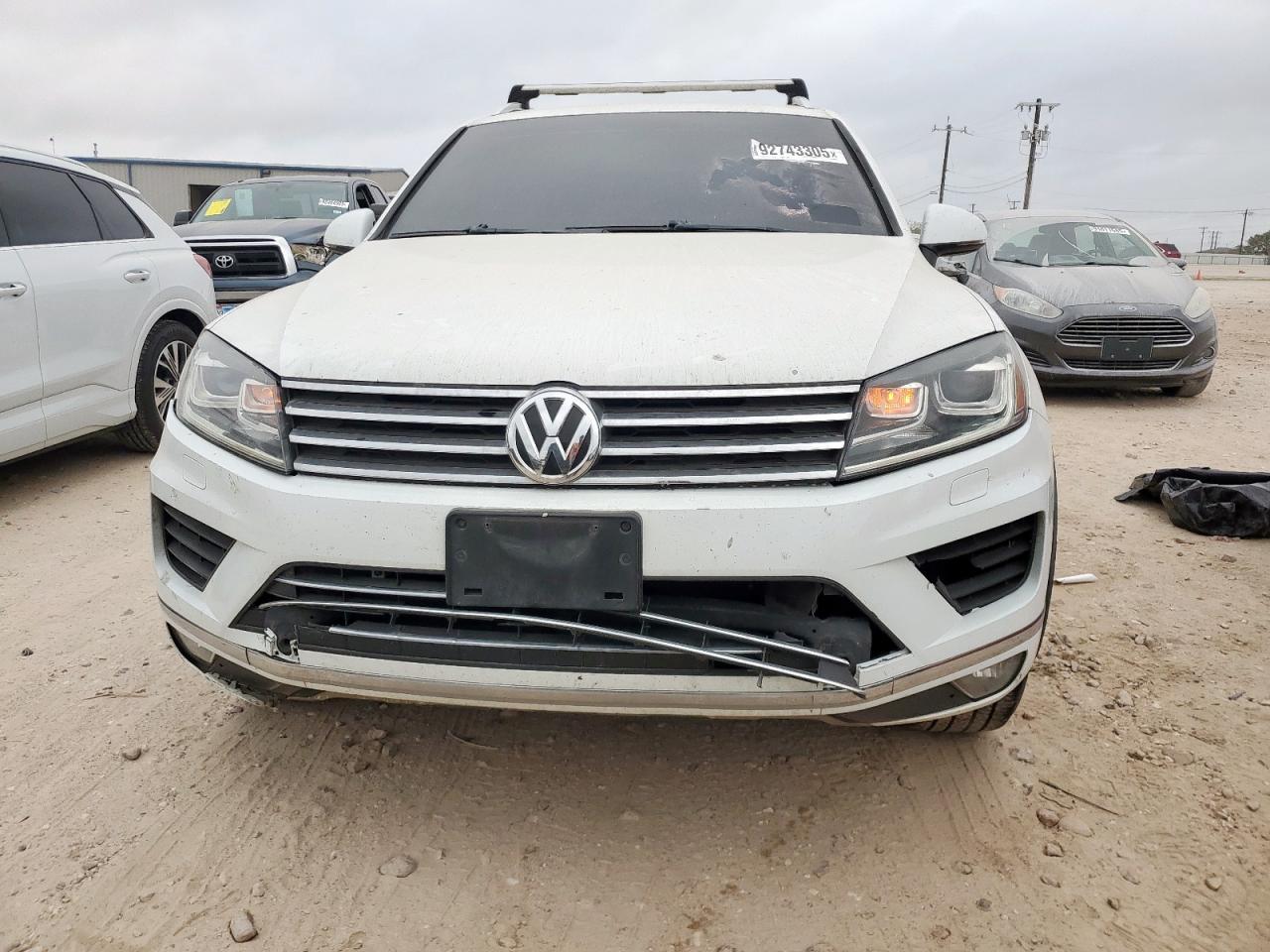 VOLKSWAGEN TOUAREG