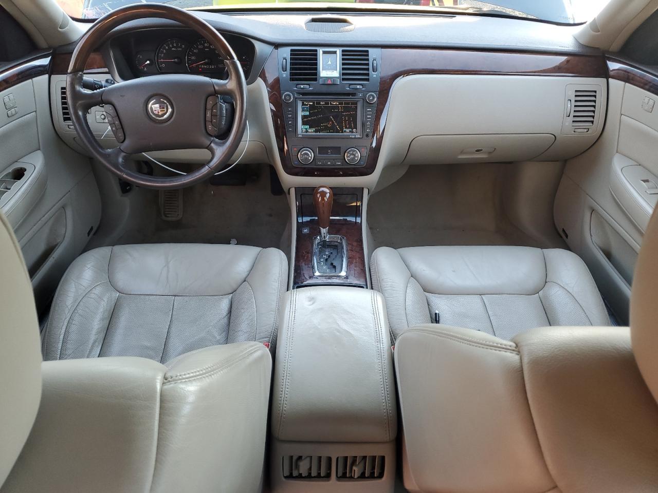 2011 CADILLAC DTS — фото 8