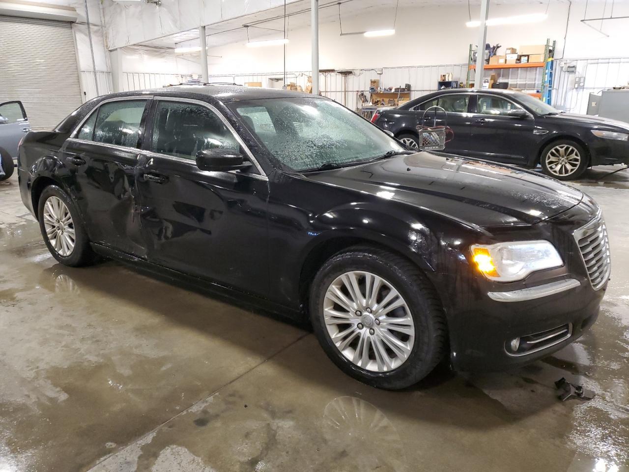2014 CHRYSLER 300 — фото 4