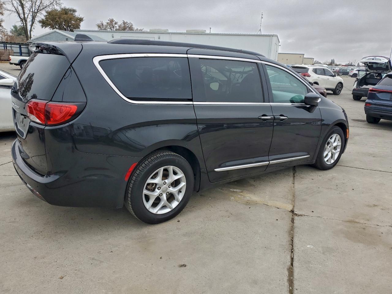 2017 CHRYSLER PACIFICA — фото 3
