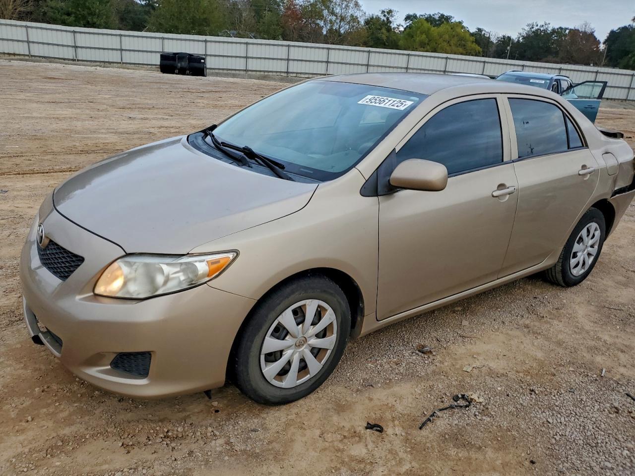 2010 TOYOTA COROLLA — фото 1