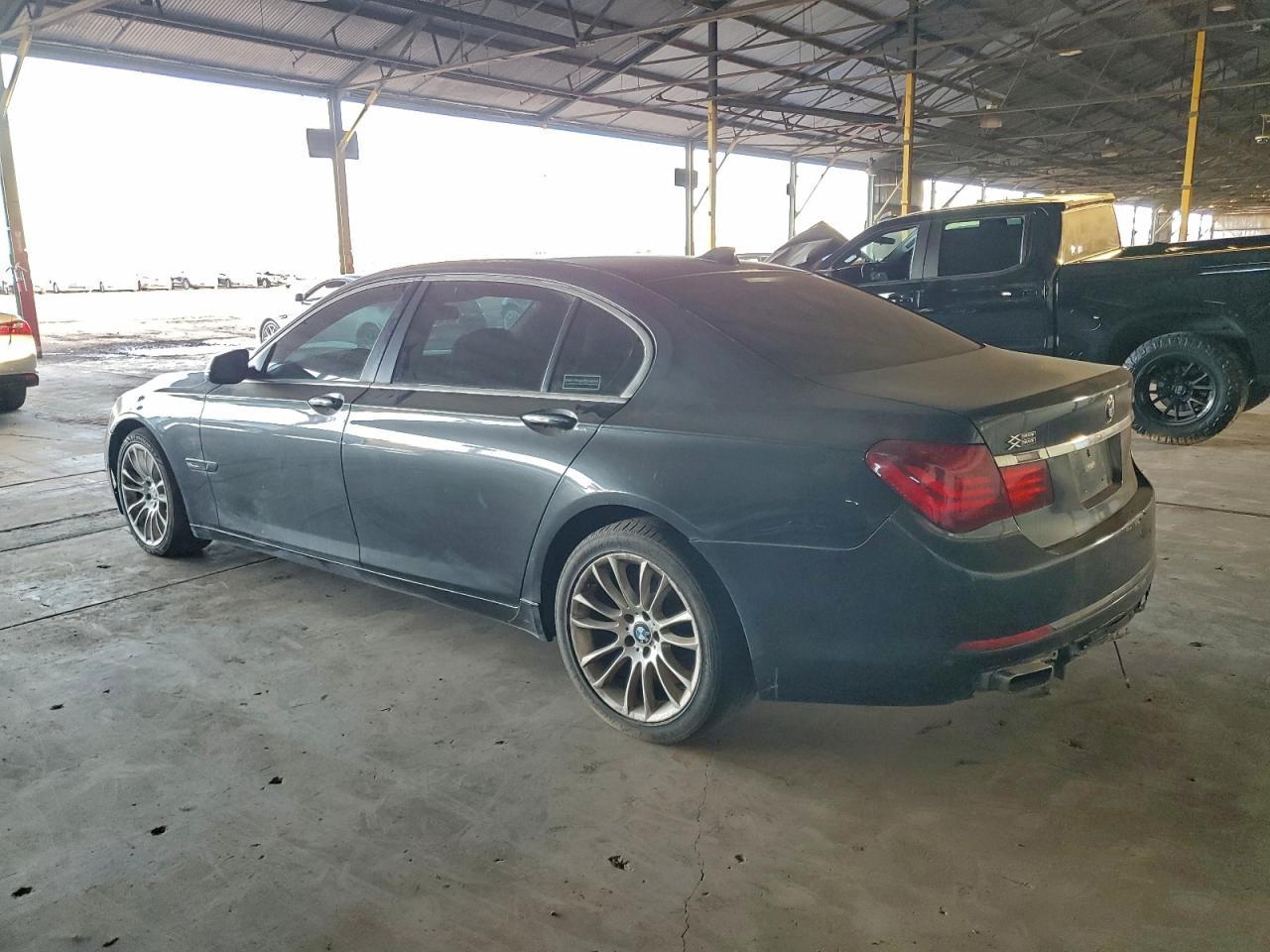 2013 BMW 7 SERIES — фото 2