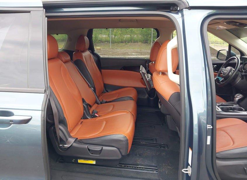 Kia Carnival Mpv