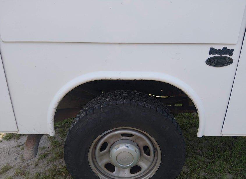 Ford F-350 Chassis