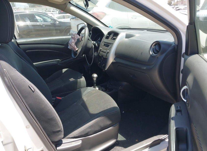 Nissan Versa