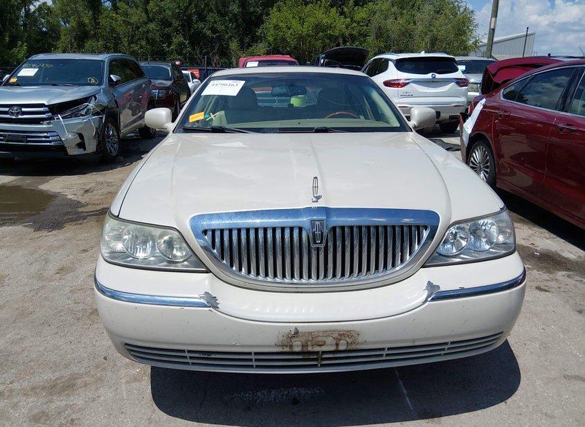 Lincoln Town Car