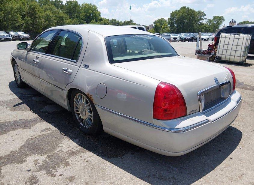 Lincoln Town Car