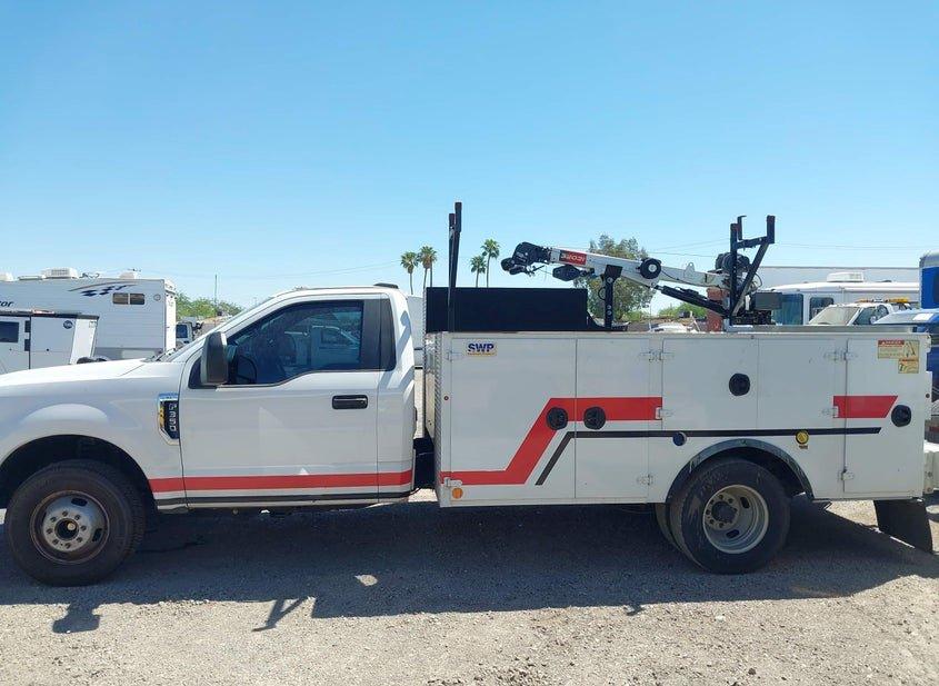 Ford F-350 Chassis