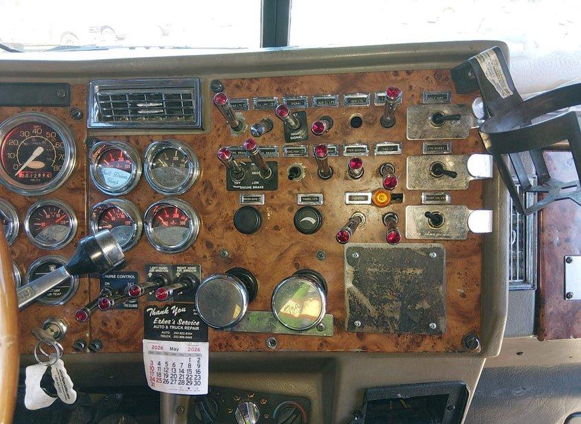 Peterbilt 379