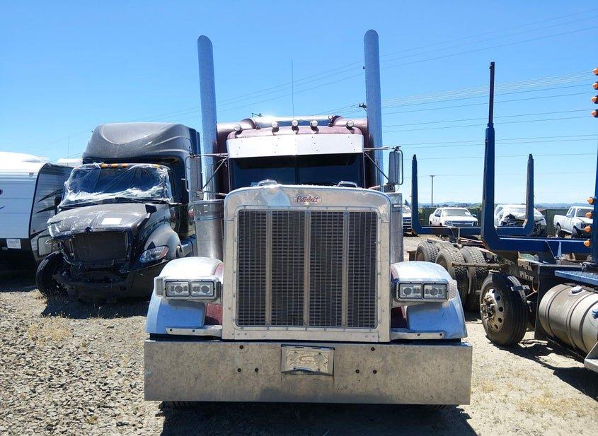 Peterbilt 379