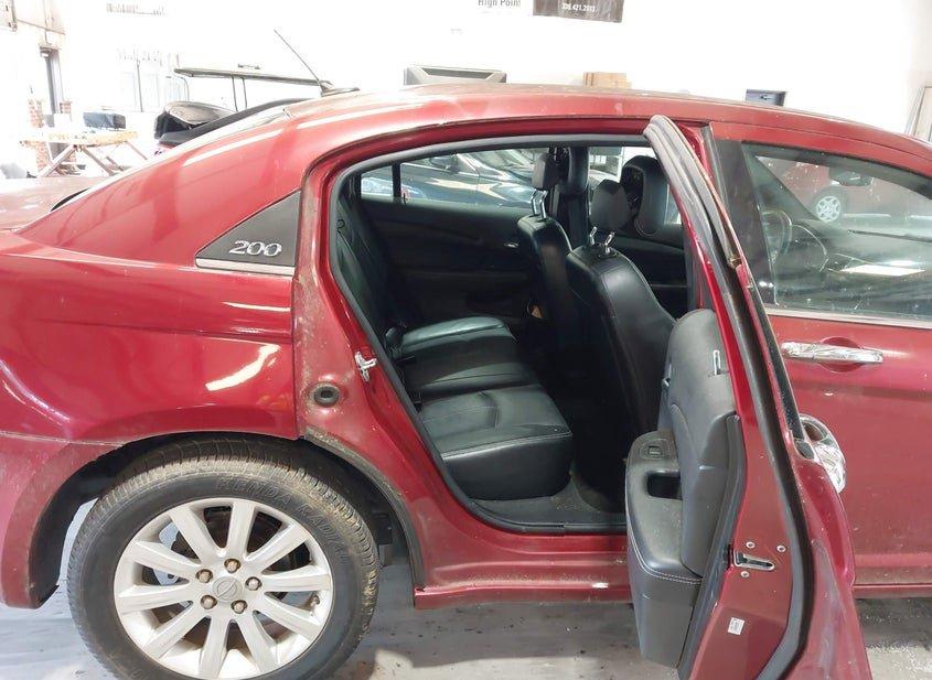 Chrysler 200
