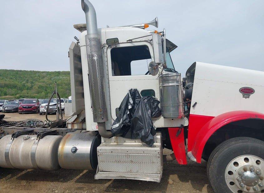 Peterbilt 388
