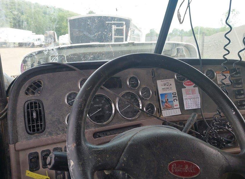 Peterbilt 388