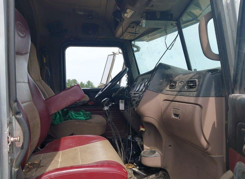 Peterbilt 388