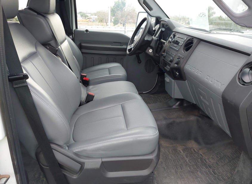 Ford F-350 Chassis