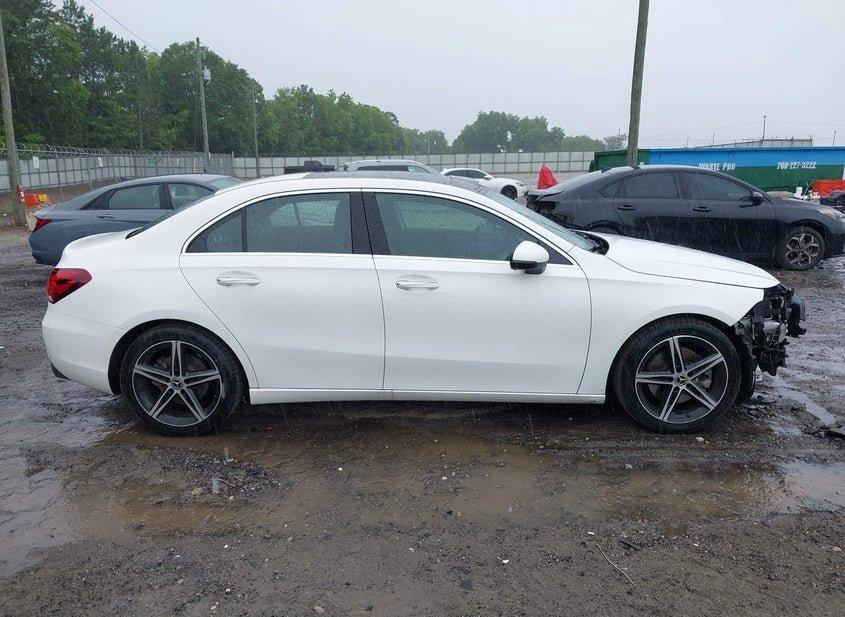 Mercedes-Benz A 220