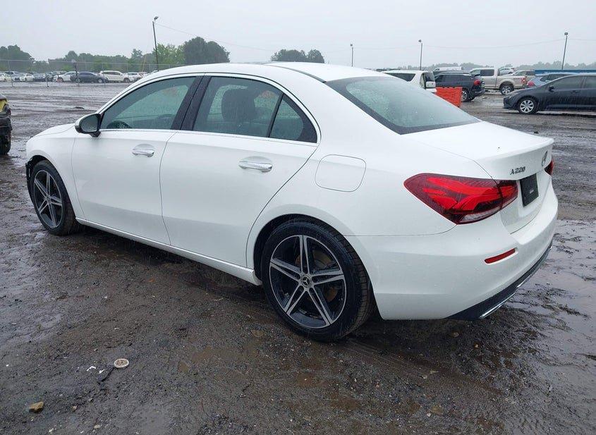 Mercedes-Benz A 220