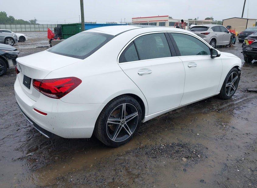 Mercedes-Benz A 220