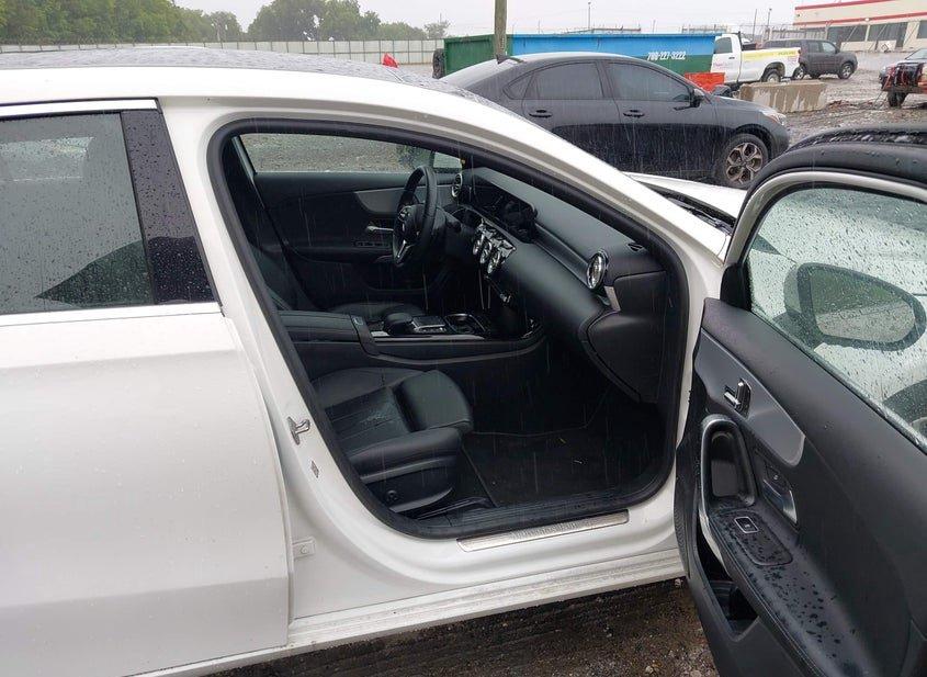 Mercedes-Benz A 220