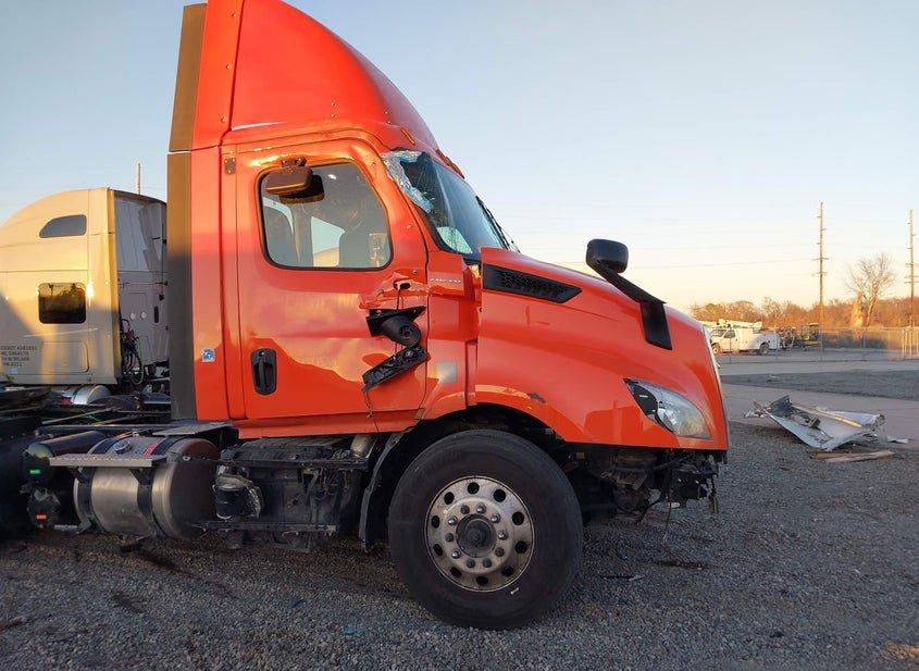 Freightliner New Cascadia 116