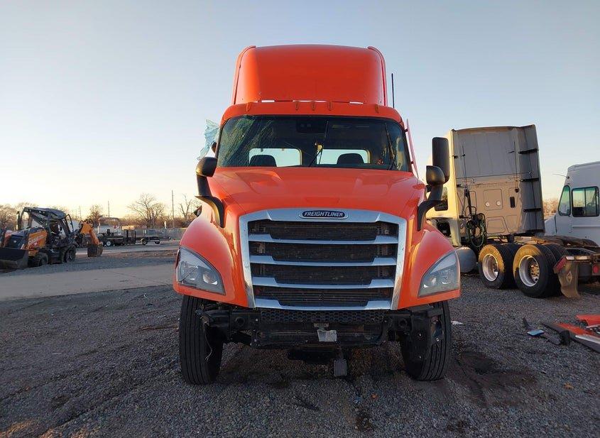 Freightliner New Cascadia 116