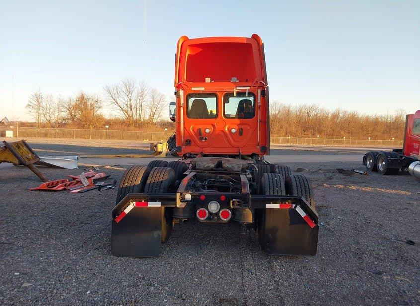 Freightliner New Cascadia 116