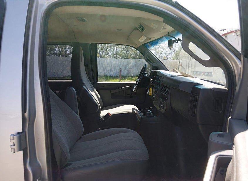 Chevrolet Express 2500