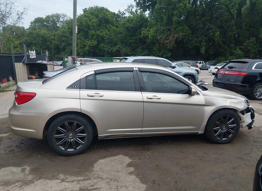 Chrysler 200