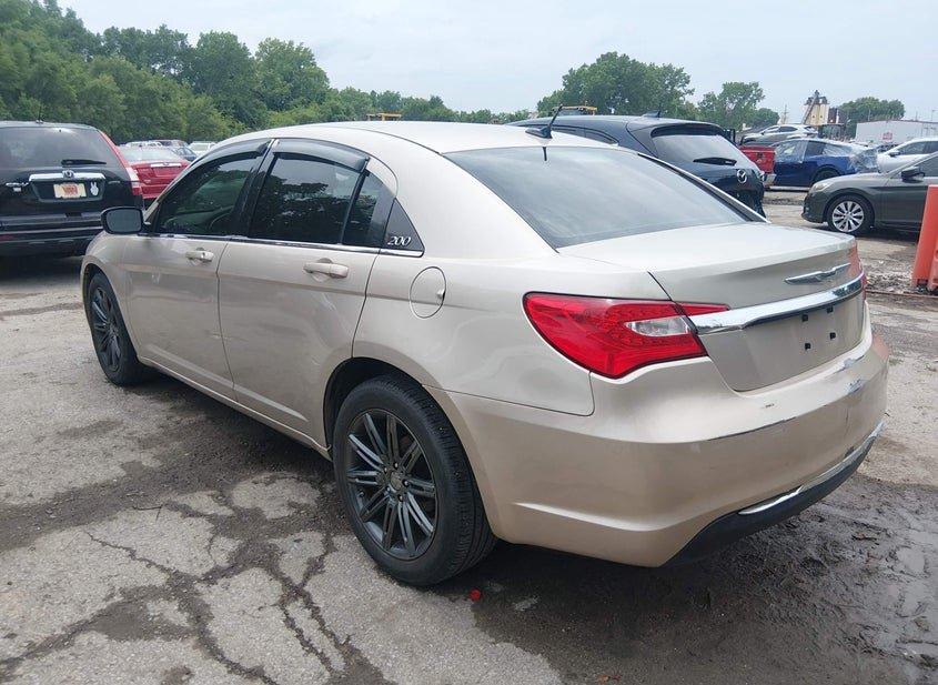 Chrysler 200