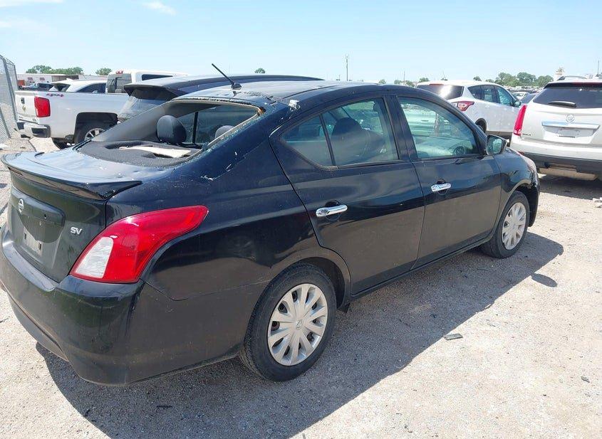 Nissan Versa