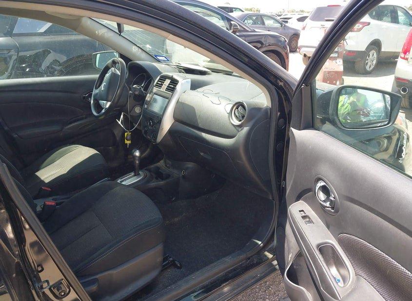 Nissan Versa