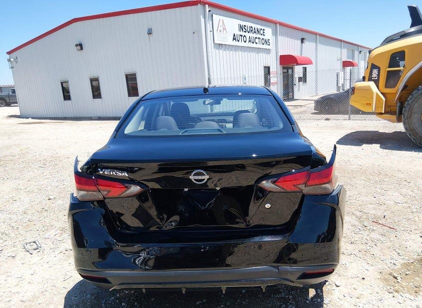Nissan Versa