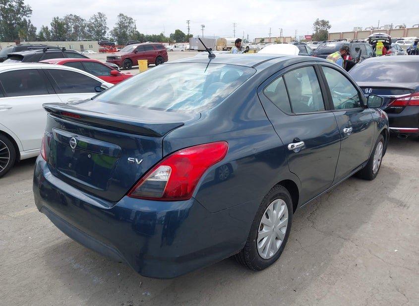 Nissan Versa