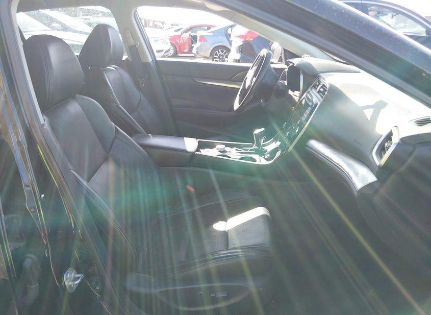 Nissan Maxima