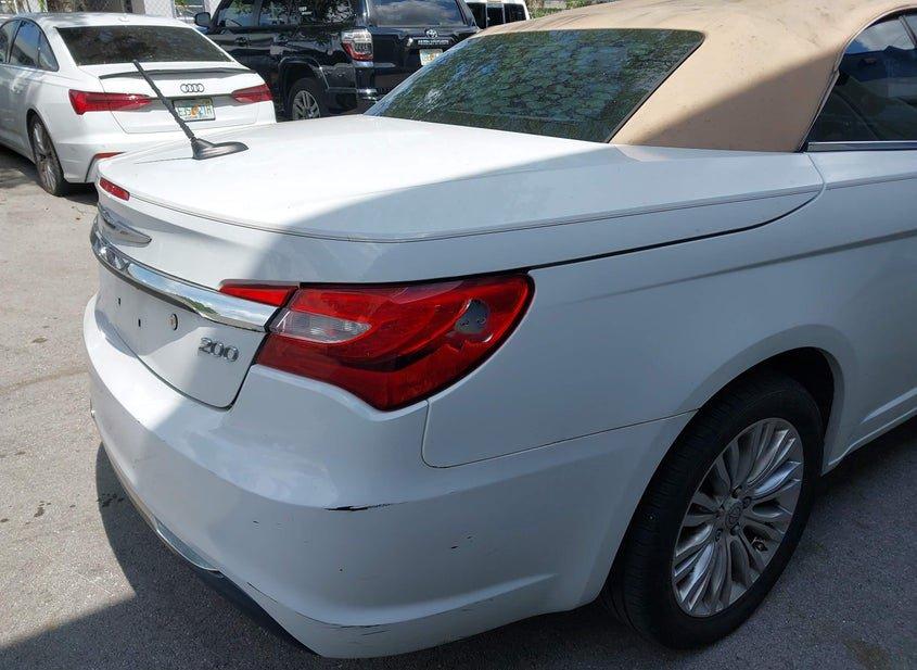 Chrysler 200