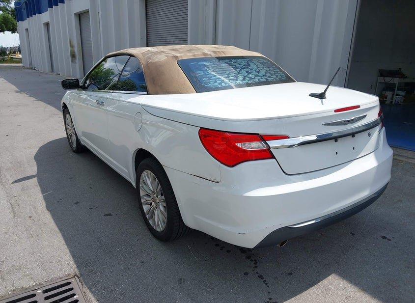 Chrysler 200
