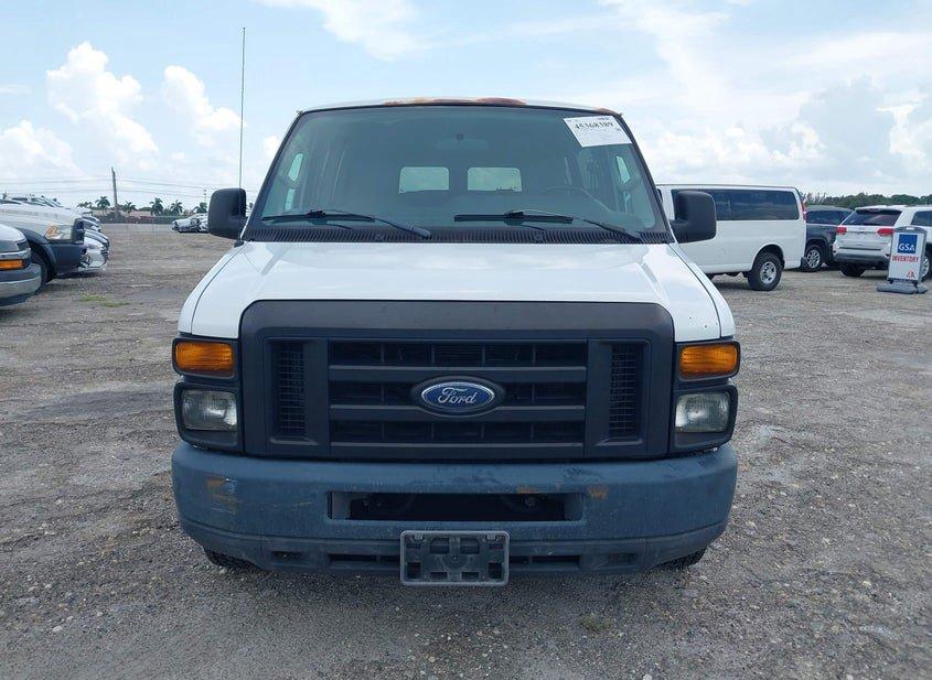 Ford E-350 Super Duty