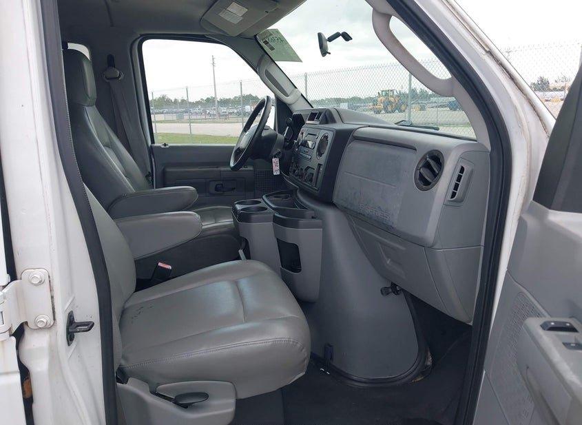 Ford E-350 Super Duty