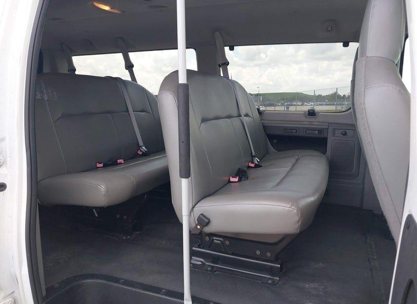 Ford E-350 Super Duty
