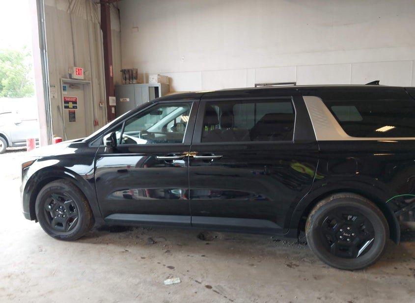 Kia Carnival Mpv