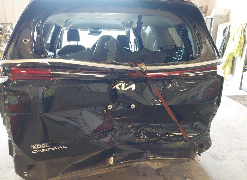 Kia Carnival Mpv