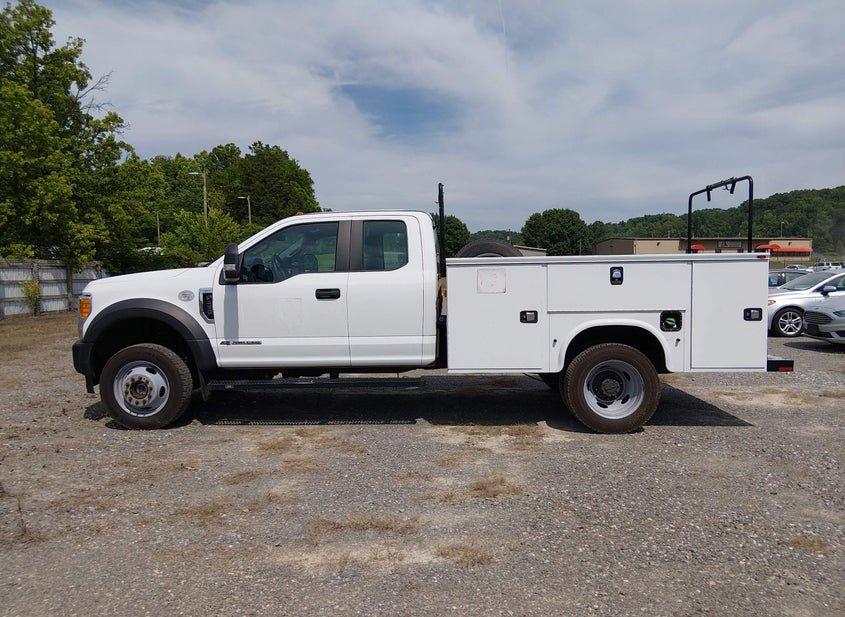 Ford F-450 Chassis