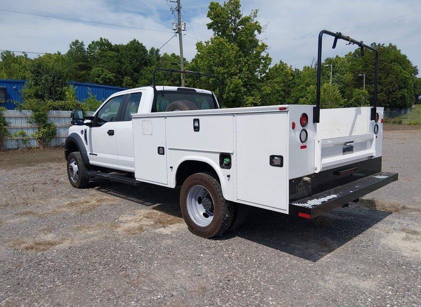 Ford F-450 Chassis