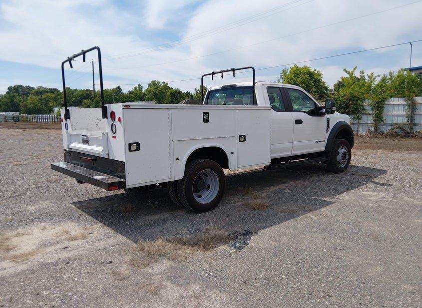 Ford F-450 Chassis