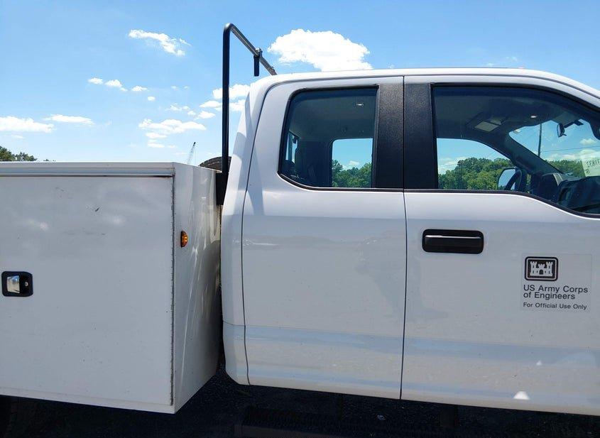 Ford F-450 Chassis